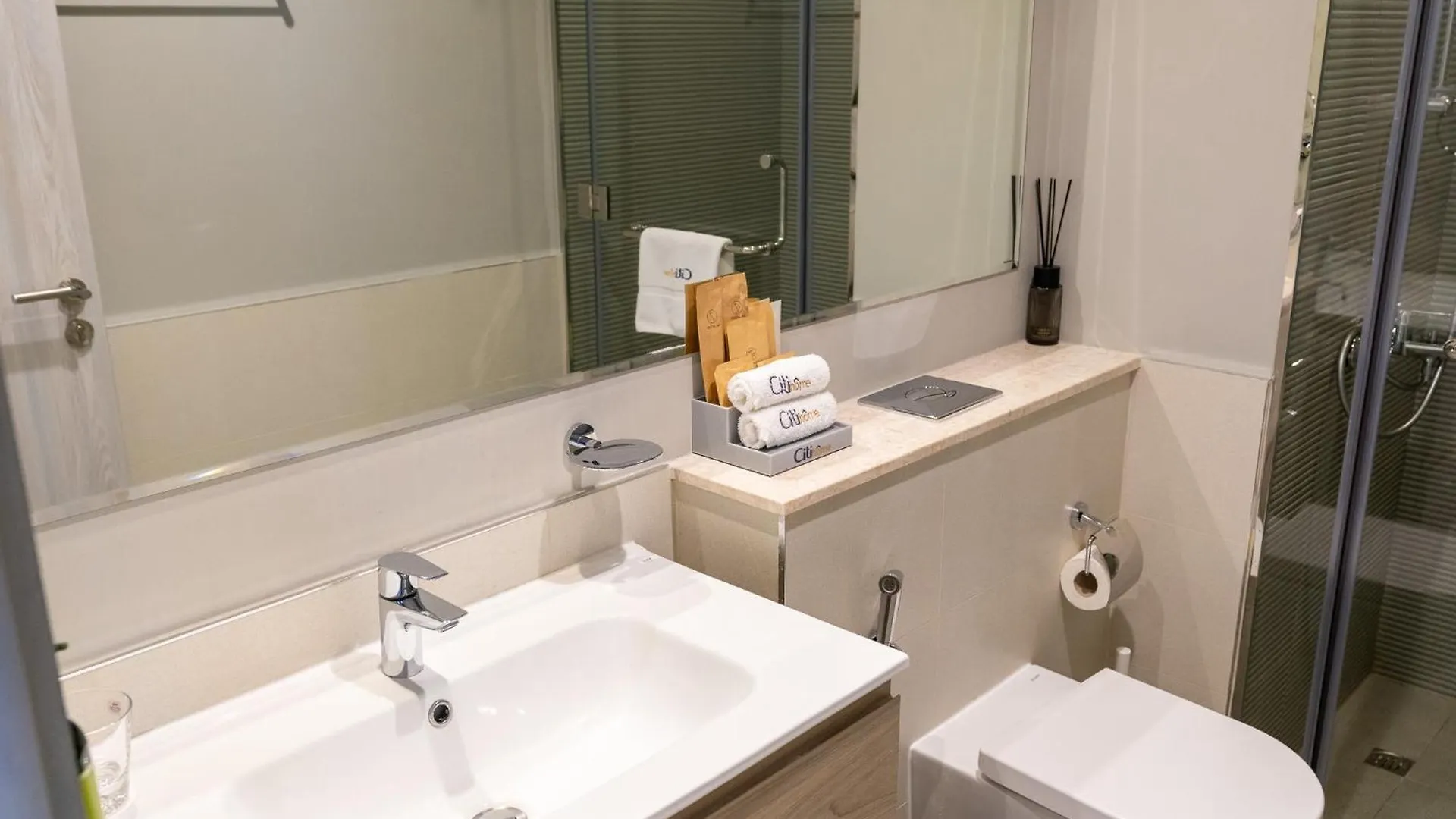 Citihome - Newly Furnished Apartment In Business Bay Dubai